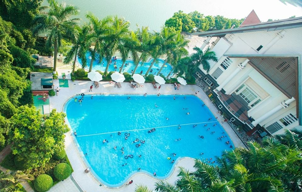 Sông Hồng Resort